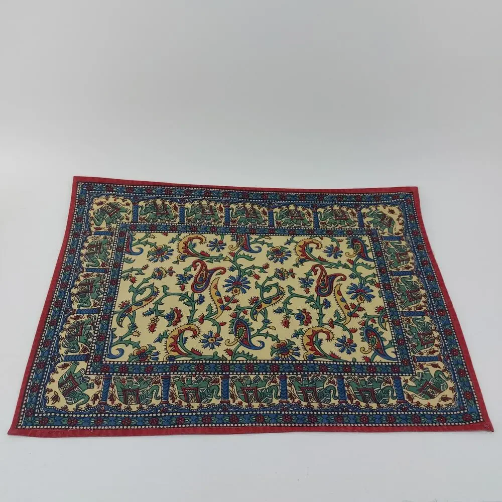 Unbranded placemats red